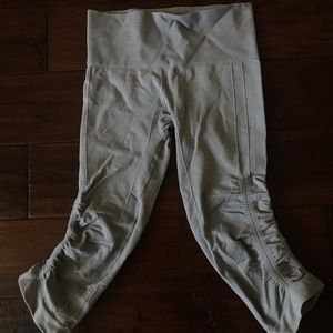 Lululemon Grey Crop Leggings. Size 2